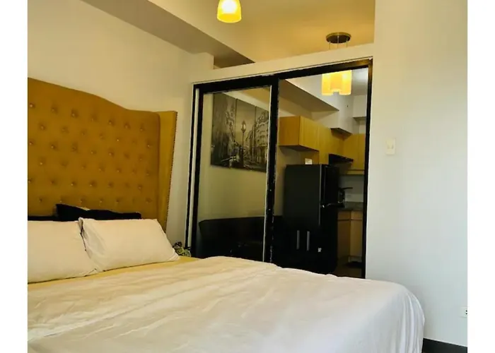 Celandine Staycation Cloverleaf *